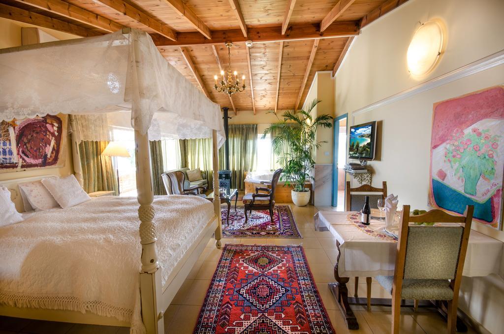 Ha'Seuda Ha'Achrona Suites Amirim Exterior photo